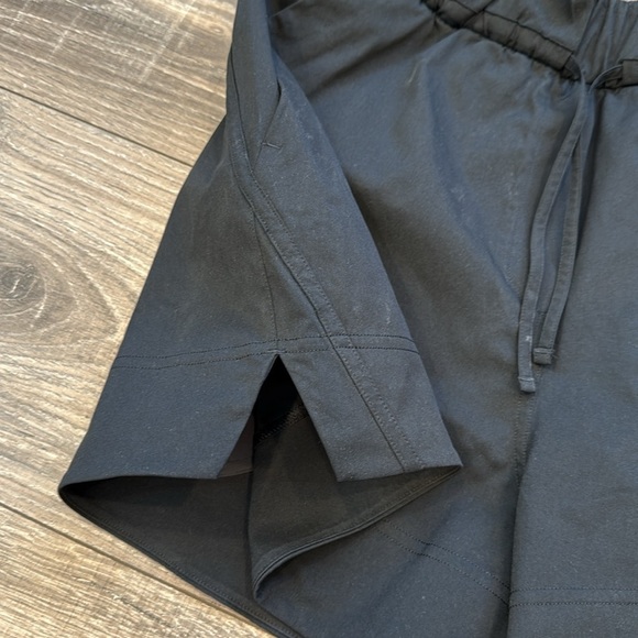lululemon athletica Black Athletic Shorts size medium - Picture 2 of 4